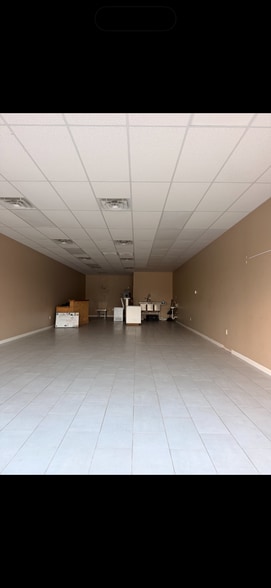 804 Gladstell Rd, Conroe, TX for lease - Building Photo - Image 2 of 4