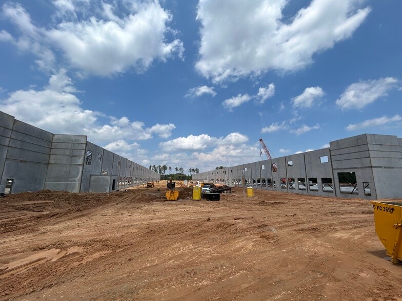 2910 Lowell Rd, Apex, NC for lease - Building Photo - Image 3 of 8