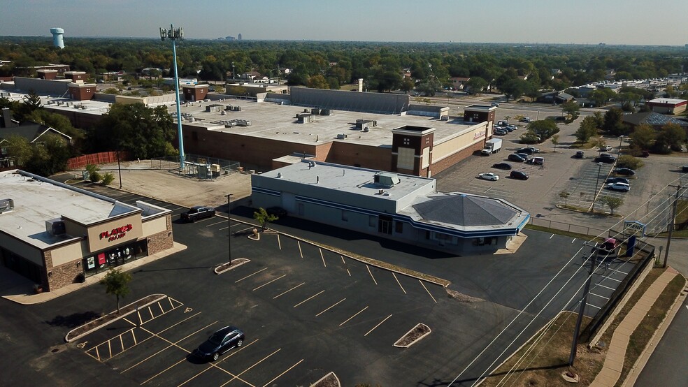 168 Army Trail Rd, Glendale Heights, IL for lease - Building Photo - Image 2 of 2