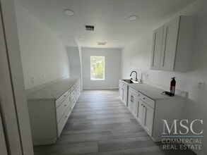 997 Paschal Pl, Sarasota, FL à louer Photo intérieure- Image 2 de 9