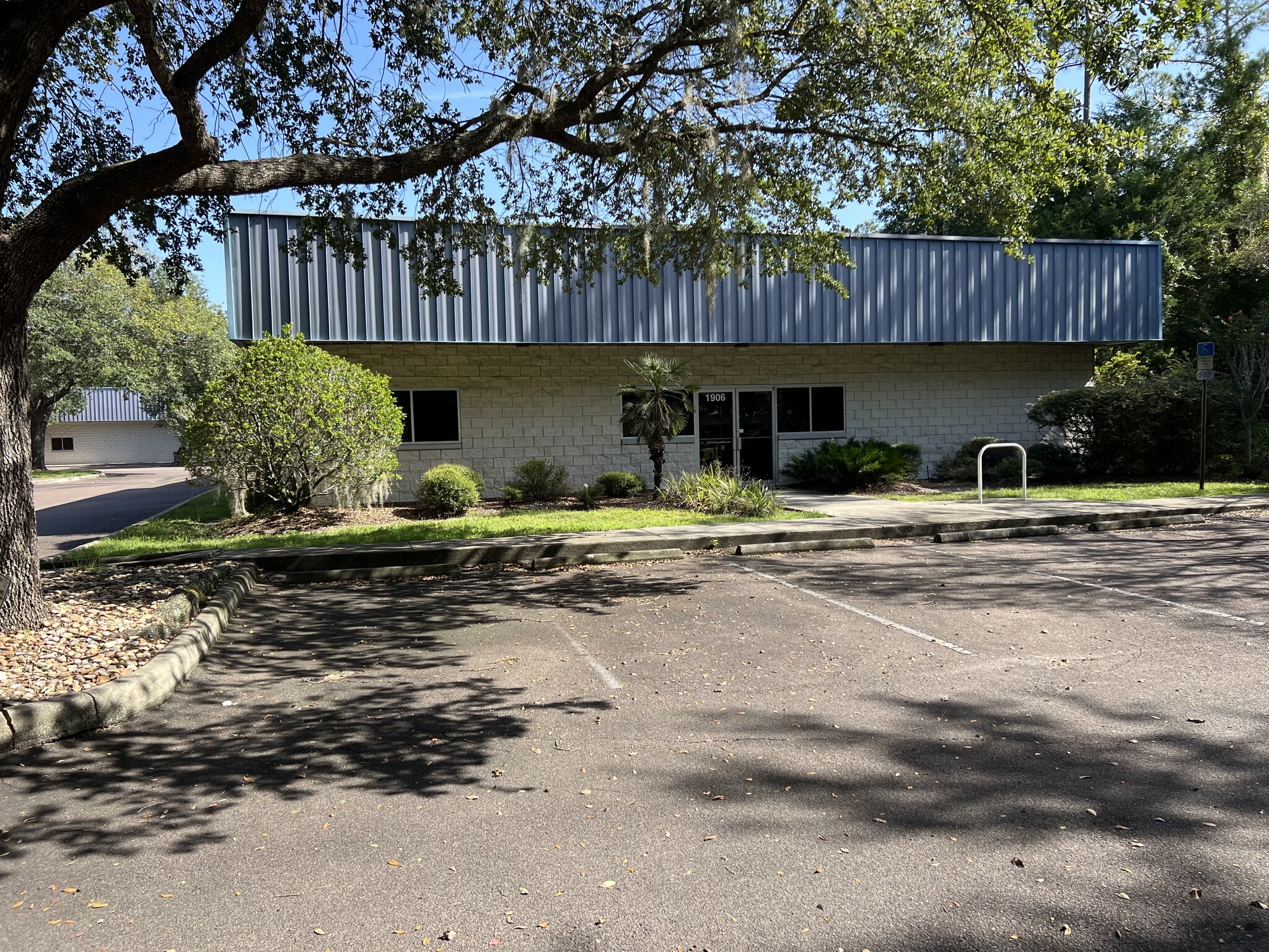 1908-1910 NW 67th Pl, Gainesville, FL for lease Building Photo- Image 1 of 15