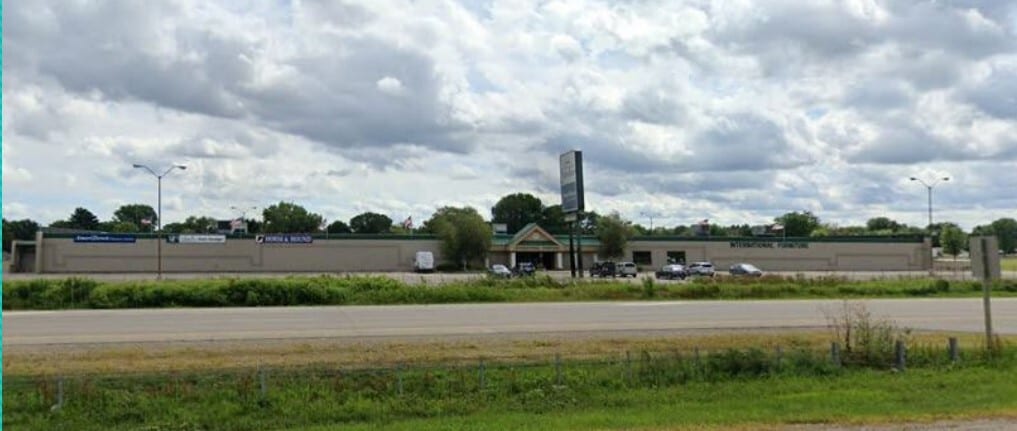 301 Sky Harbour Dr, La Crosse, WI for lease Building Photo- Image 1 of 2
