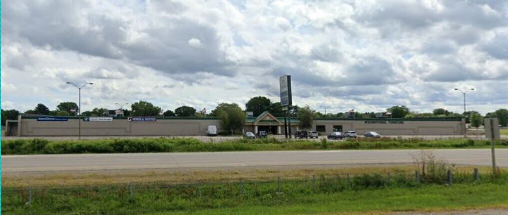 301 Sky Harbour Dr, La Crosse, WI à louer Photo du bâtiment- Image 1 de 2