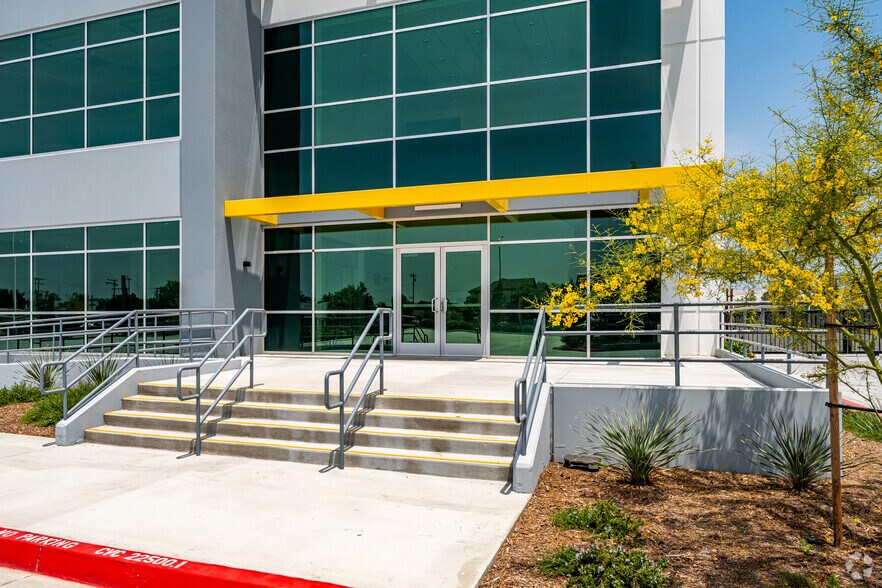 24712 6th St, San Bernardino, CA à louer - Photo du bâtiment - Image 2 de 10