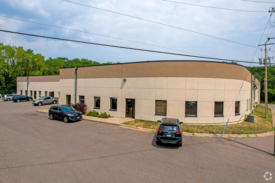 1965-1981 W County Road C2, Roseville, MN for lease - Primary Photo - Image 1 of 5