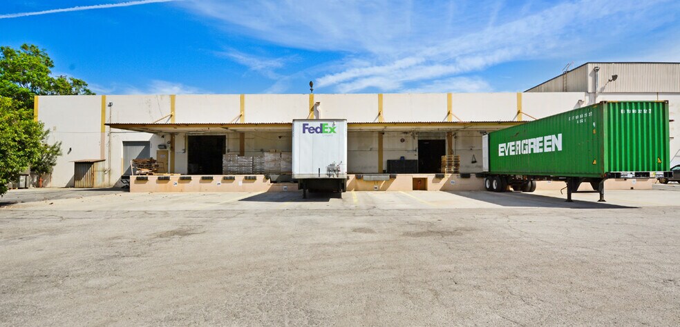 222 N Vincent Ave, West Covina, CA for lease - Building Photo - Image 3 of 10