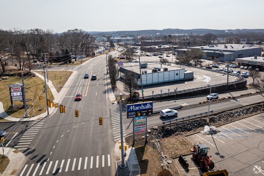 1455 Oaklawn Ave, Cranston, RI à louer - Aérien - Image 3 de 10