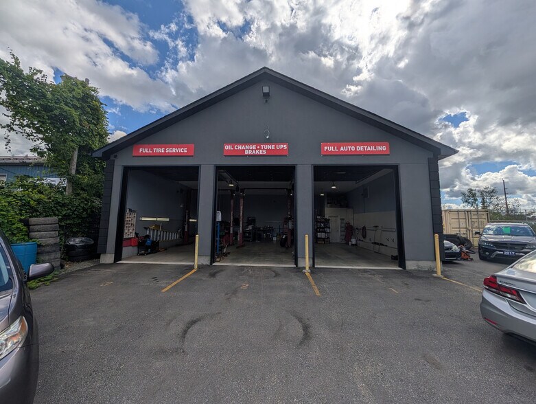 1494 Cyrville Rd, Gloucester, ON à louer - Photo du bâtiment - Image 2 de 5