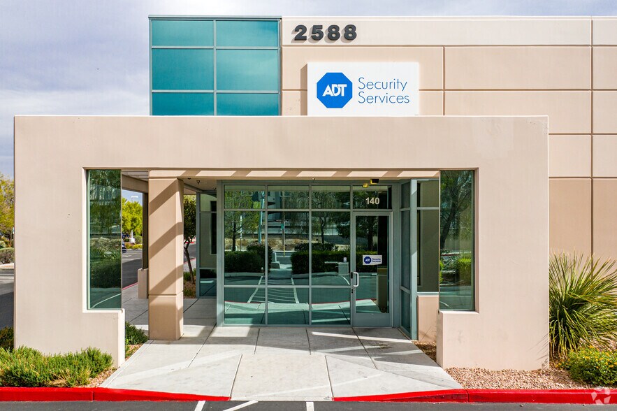 2588 Fire Mesa St, Las Vegas, NV à louer - Photo du bâtiment - Image 3 de 4