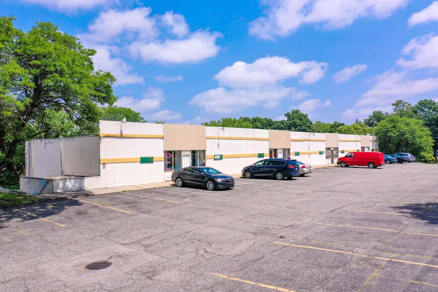 2710 W Court St, Flint, MI à vendre - Photo du bâtiment - Image 3 de 15