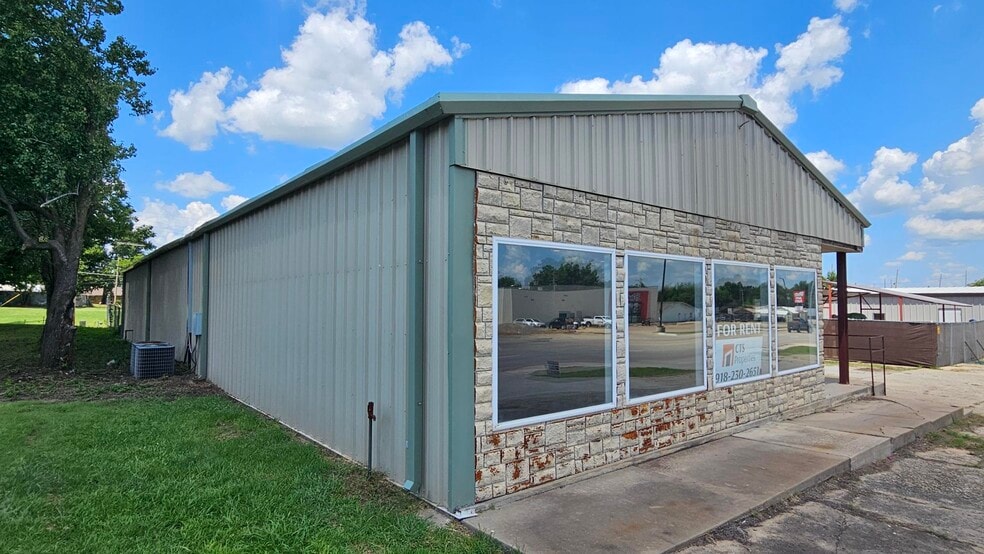 1122 E Main St, Cushing, OK for lease - Building Photo - Image 3 of 14