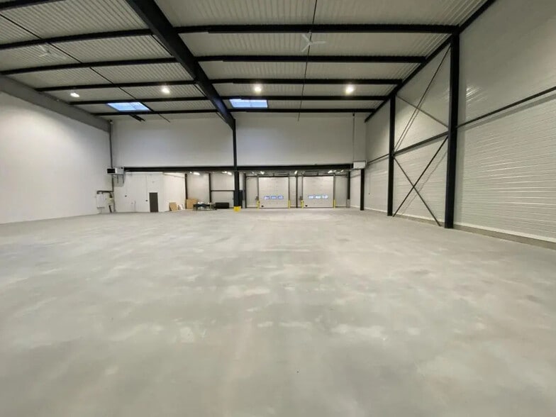 Flex in SAINT-OUEN-L'AUMONE for lease - Interior Photo - Image 1 of 12