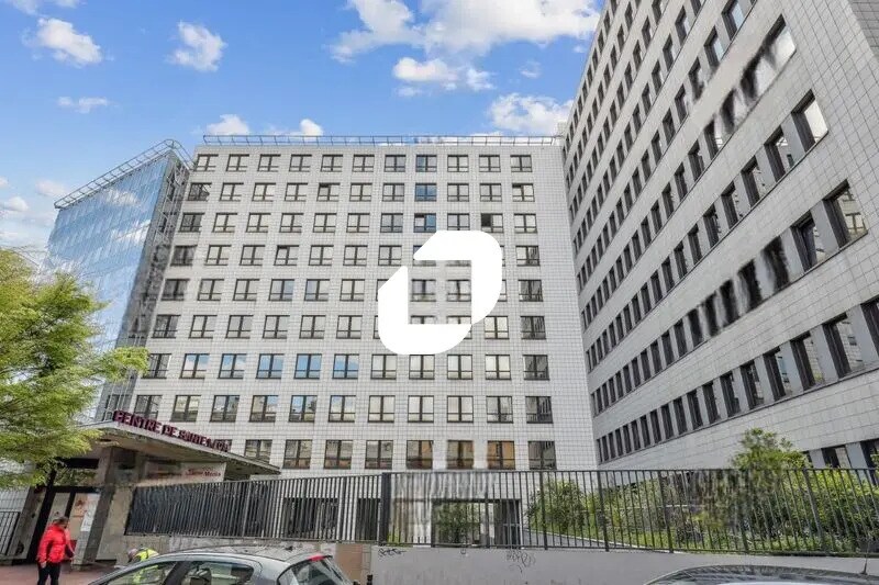 Office in Montreuil for lease Building Photo- Image 1 of 10