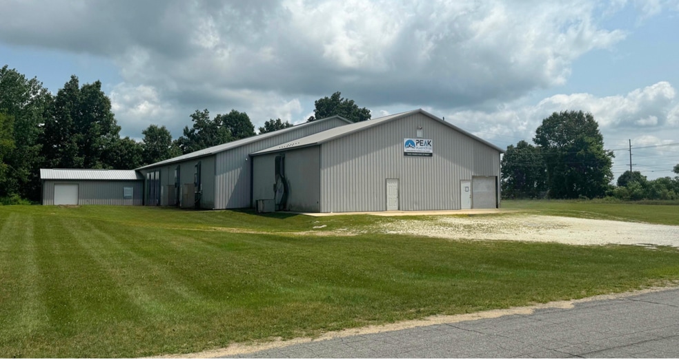 1045 Parkview St, Constantine, MI for sale - Primary Photo - Image 1 of 8