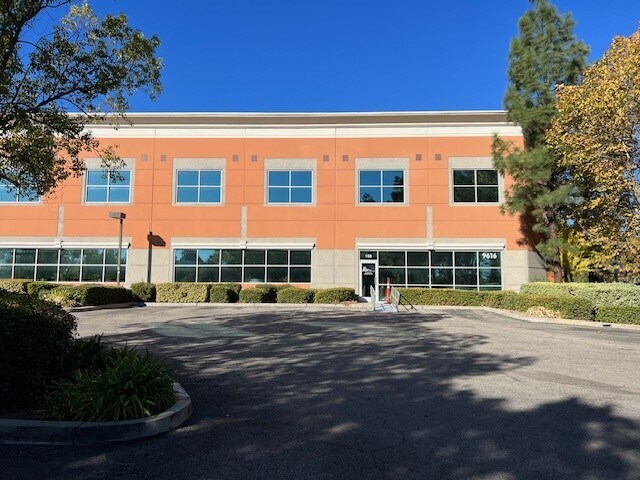 9616 Archibald Ave, Rancho Cucamonga, CA à louer - Photo du bâtiment - Image 2 de 9