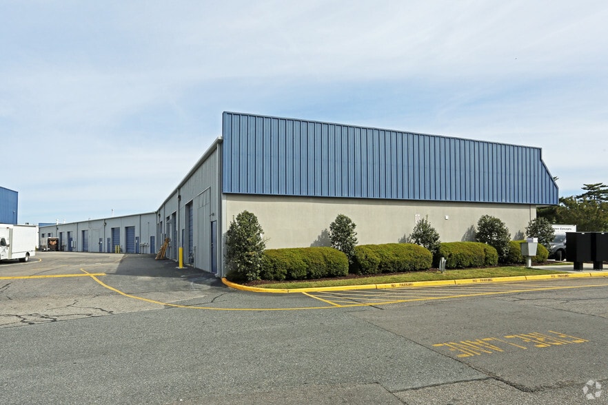 1220 Executive Blvd, Chesapeake, VA for sale - Building Photo - Image 3 of 4