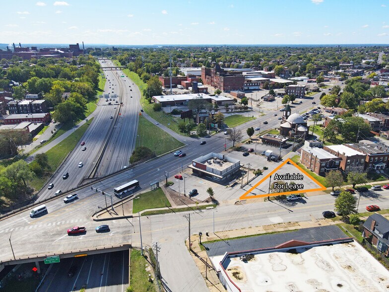 1806 Russell Blvd, Saint Louis, MO à louer - Photo du bâtiment - Image 2 de 2