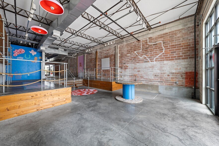 300 S 6th St, Waco, TX for lease - Interior Photo - Image 2 of 6