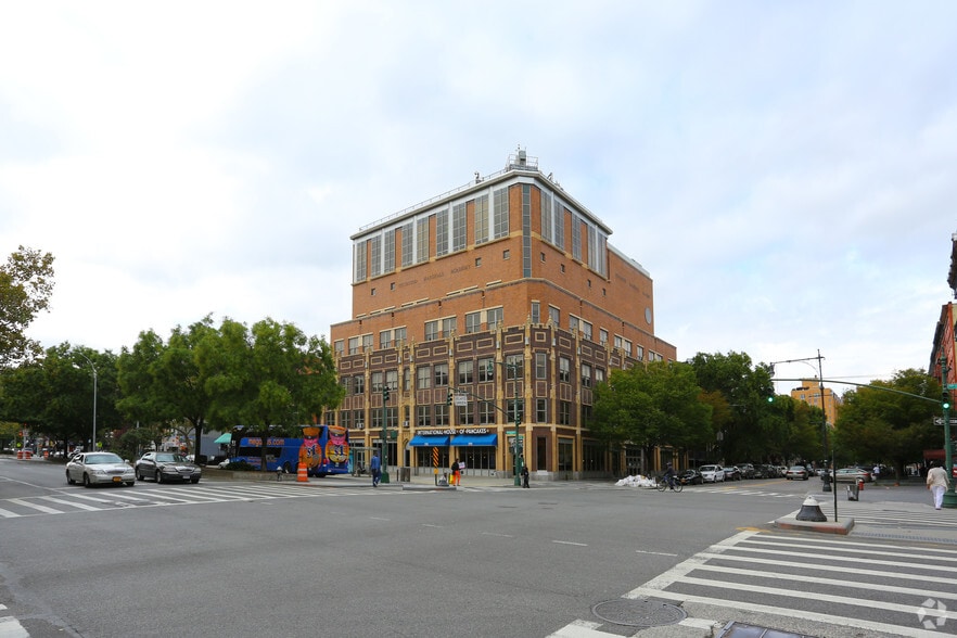 2294 Adam Clayton Powell Jr Blvd, New York, NY à louer - Photo du bâtiment - Image 1 de 3