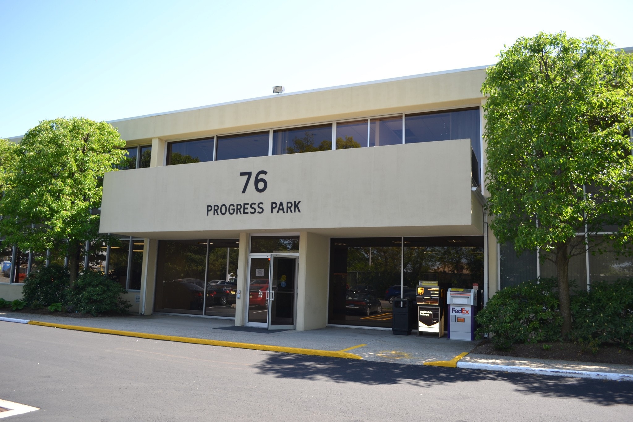 76 Progress Dr, Stamford, CT for lease Building Photo- Image 1 of 93