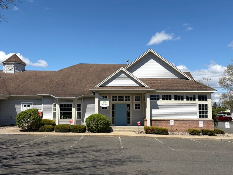 10 Blacksmith Dr, Mechanicville, NY for lease - Building Photo - Image 3 of 5