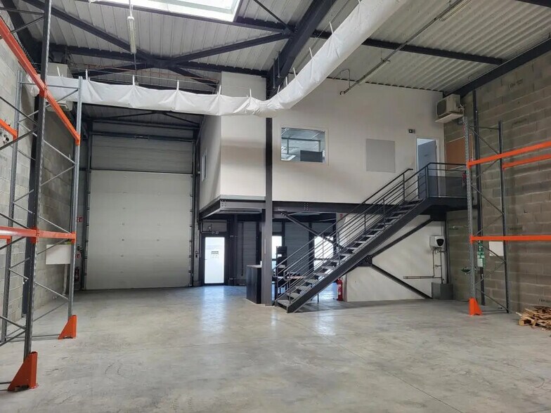 Flex dans Corbas à louer - Photo intérieure - Image 3 de 7