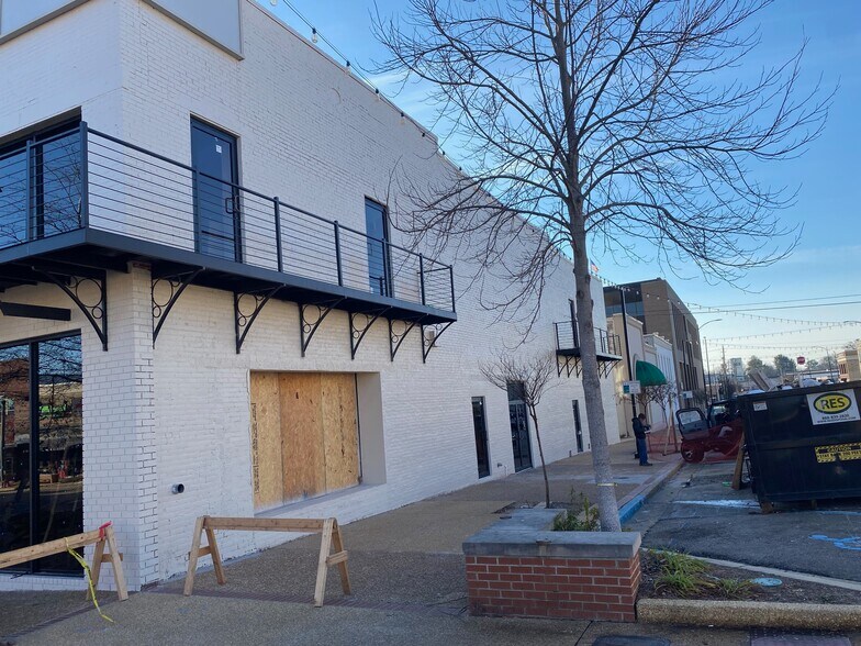 213 W Main St, Tupelo, MS à louer - Photo du bâtiment - Image 3 de 5