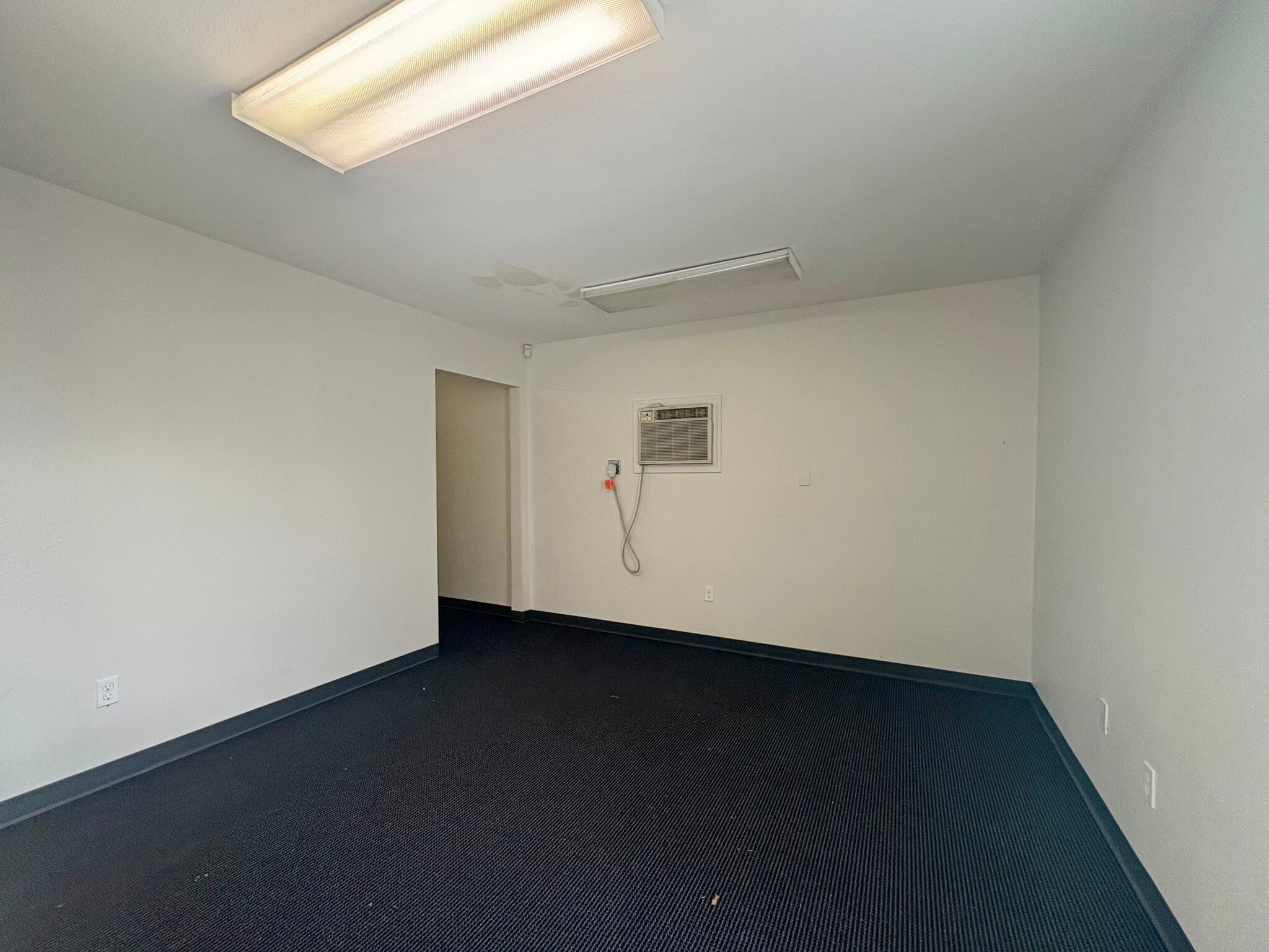 5411 Brookglen Dr, Houston, TX for lease Interior Photo- Image 1 of 3