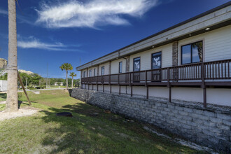 305 Skyline Dr, Lady Lake, FL for lease Building Photo- Image 2 of 28