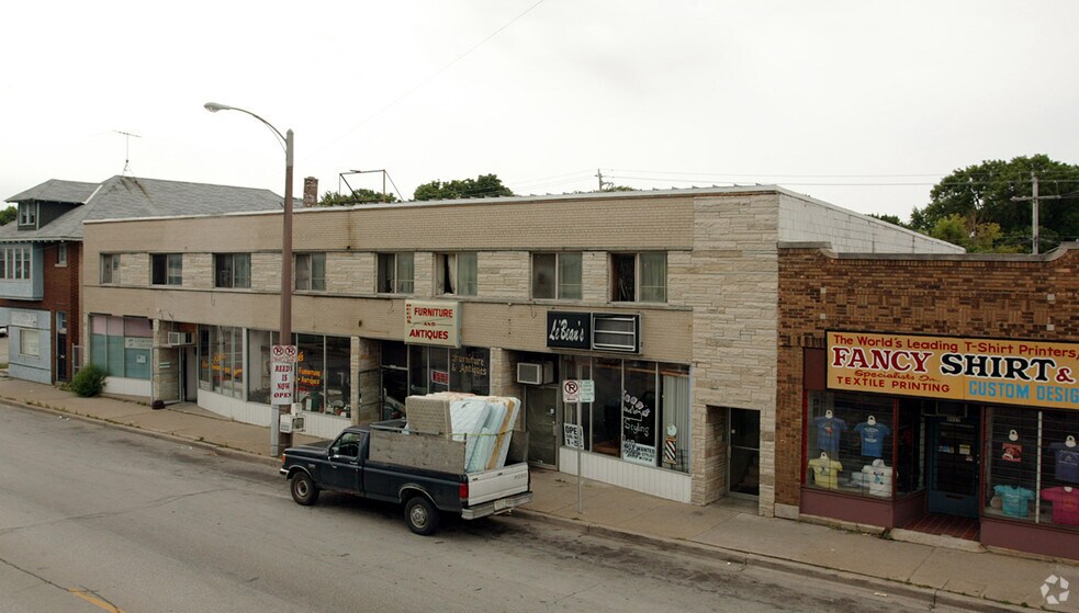 4905-4913 W Center St, Milwaukee, WI à louer - Photo du bâtiment - Image 2 de 2