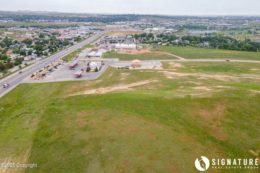 South Douglas HWY, Gillette, WY à vendre - Photo du bâtiment - Image 3 de 11