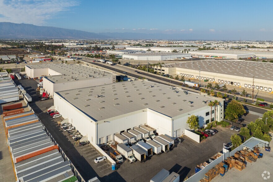 2350 S Milliken Ave, Ontario, CA à vendre - Photo du bâtiment - Image 3 de 4