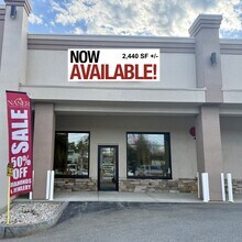 356 S Broadway St, Salem, NH à louer Photo intérieure- Image 1 de 4