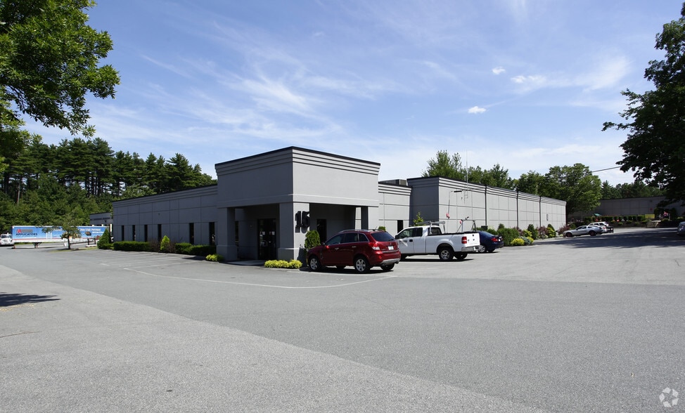 15 Keewaydin Dr, Salem, NH for lease - Building Photo - Image 2 of 5
