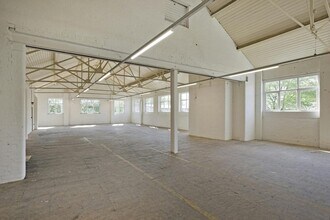 Burley Hill Trading Est, Leeds for lease Interior Photo- Image 2 of 5
