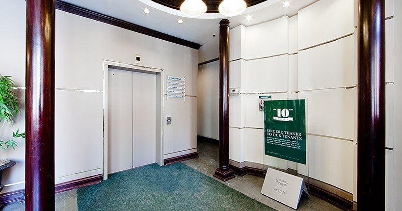 41-45 Front St E, Toronto, ON à louer - Hall d’entrée - Image 2 de 4