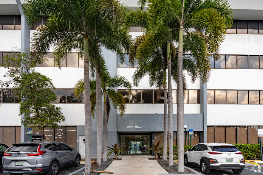 800 W Cypress Creek Rd, Fort Lauderdale, FL for lease - Building Photo - Image 2 of 5