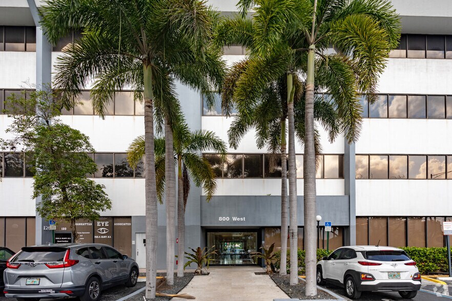 800 W Cypress Creek Rd, Fort Lauderdale, FL à louer - Photo du bâtiment - Image 2 de 5