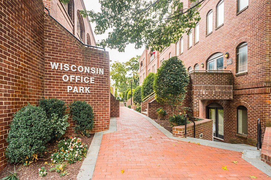 2170-2176 Wisconsin Ave NW, Washington, DC à louer - Photo du bâtiment - Image 3 de 35