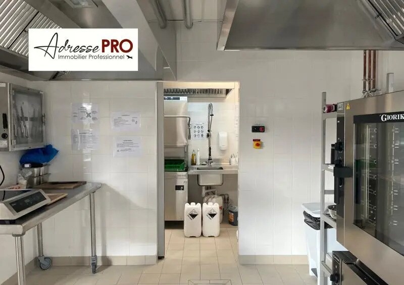 Retail in Bordeaux for lease Interior Photo- Image 1 of 3