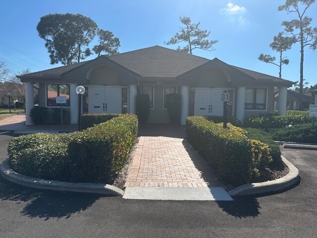 12523-12697 New Brittany Blvd, Fort Myers, FL à louer Photo du bâtiment- Image 1 de 14