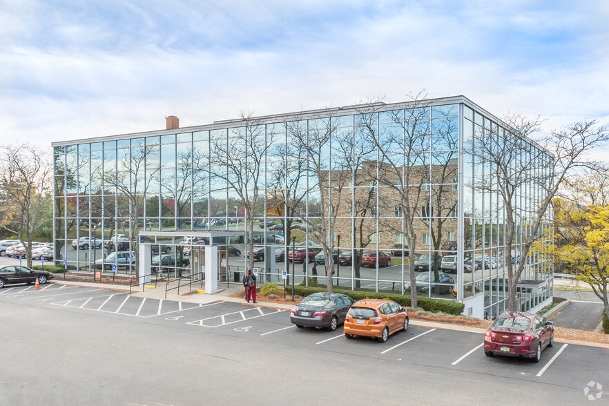 24200 Chagrin Blvd, Beachwood, OH for sale - Building Photo - Image 3 of 6