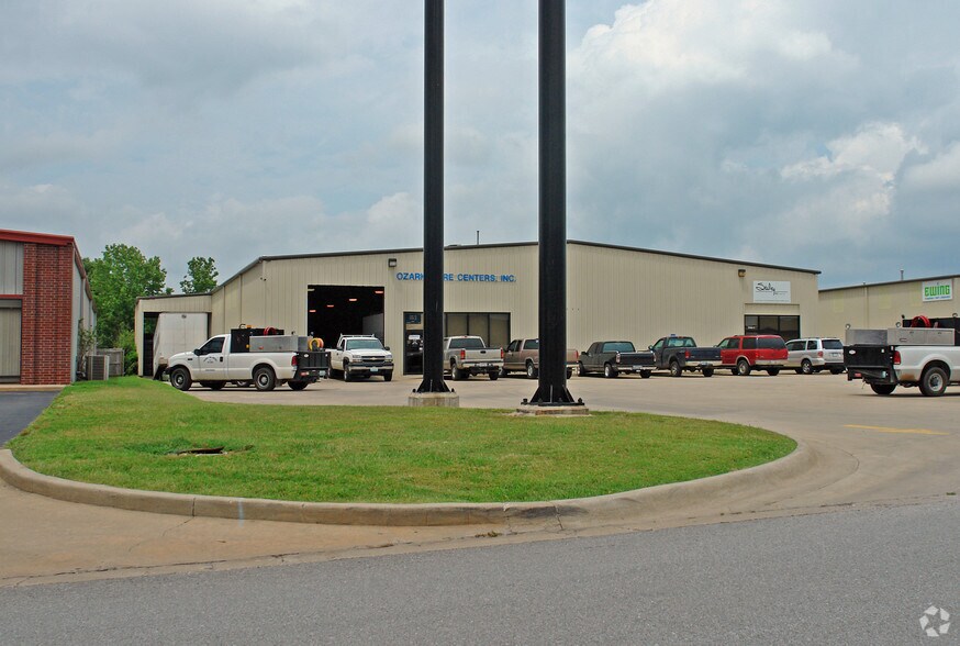 3904 W Kelley Ave, Springdale, AR for lease - Building Photo - Image 3 of 4