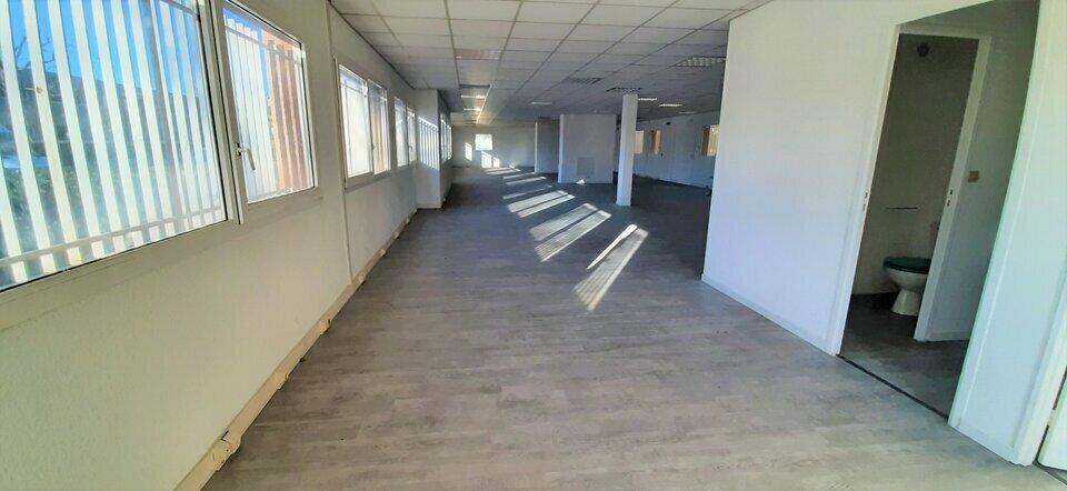 Flex in Vitrolles for lease - Building Photo - Image 2 of 23
