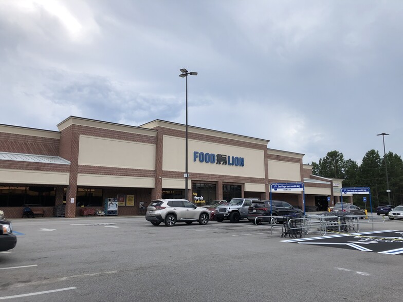 2583-2595 Jefferson Davis Hwy, Warrenville, SC for lease - Building Photo - Image 1 of 2