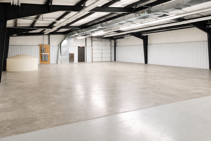 296 Giles Dr, Boiling Springs, SC for lease - Interior Photo - Image 2 of 5
