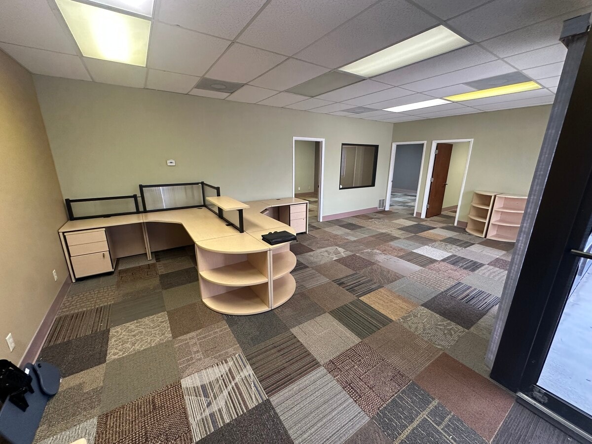 9225 Ulmerton Rd, Largo, FL 33771 - Unit 404-406 -  - Lobby - Image 1 of 17