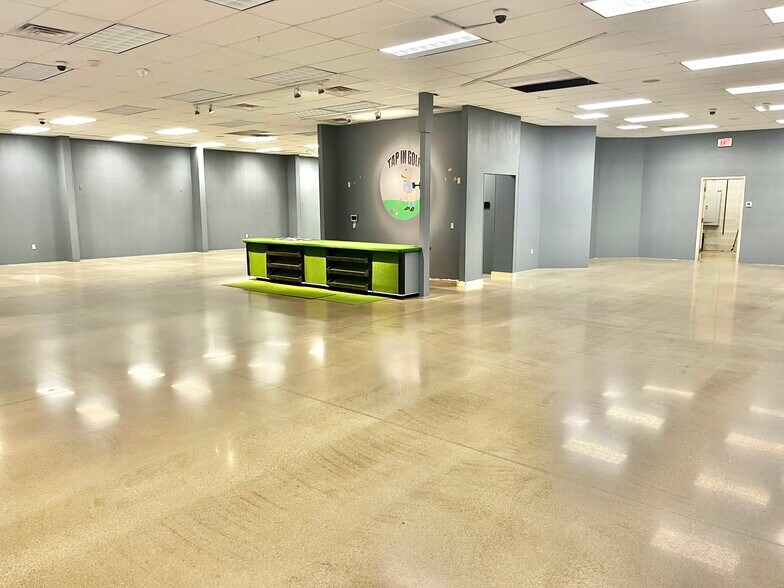 2580 - 2596 Walton Blvd blvd, Warsaw, IN for lease - Building Photo - Image 3 of 5