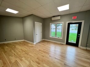 10200 Main Rd, Mattituck, NY for lease Interior Photo- Image 2 of 6