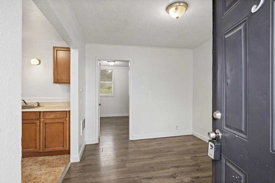 1029 S Division St, Moses Lake, WA à vendre - Photo du bâtiment - Image 3 de 14